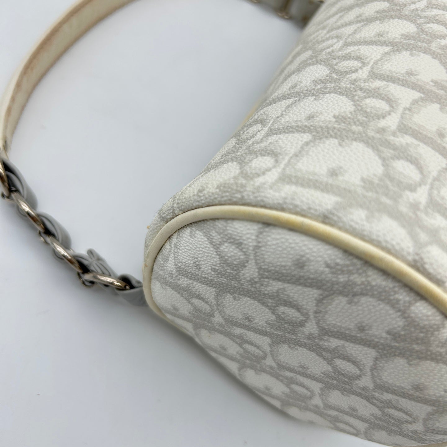 Christian Dior White Trotter Romantic Chain Hand Bag [Used]