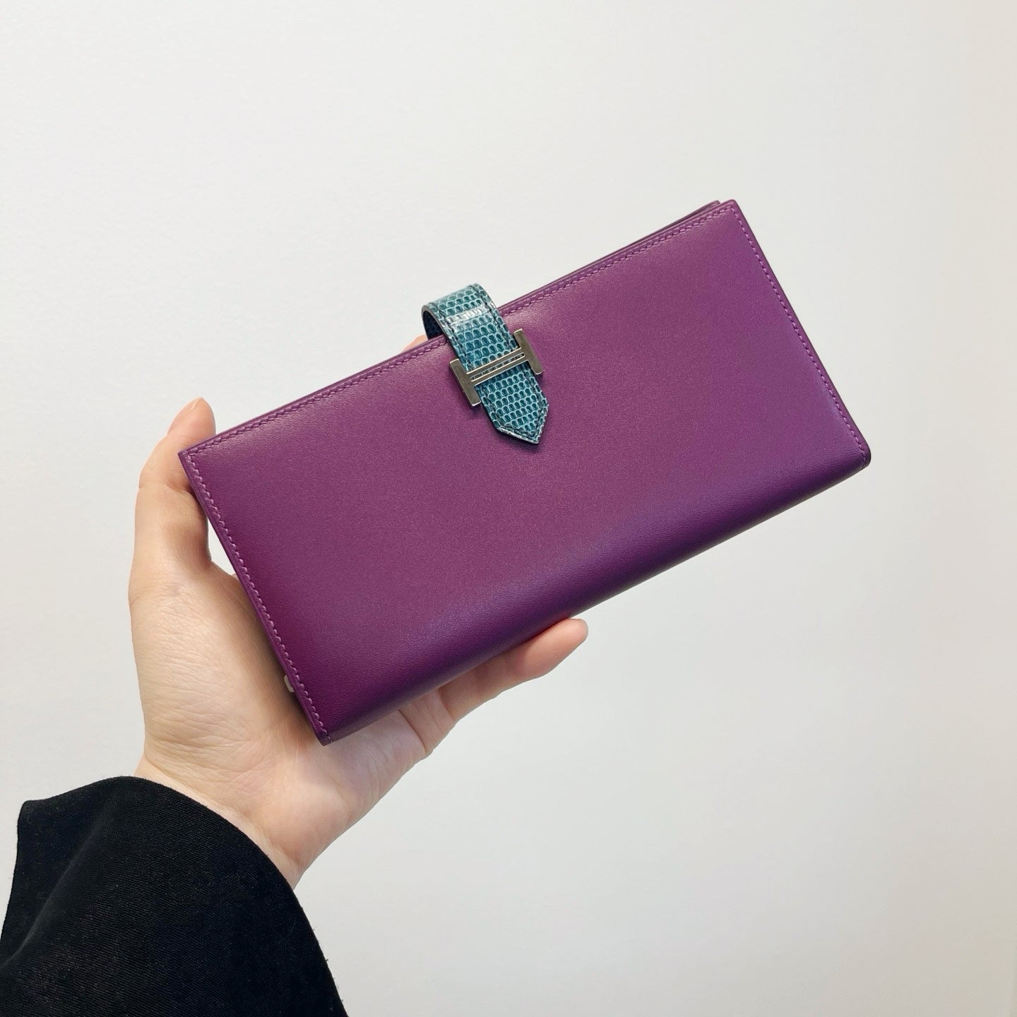 Hermès Purple Béarn Bifold Long Wallet [Used]