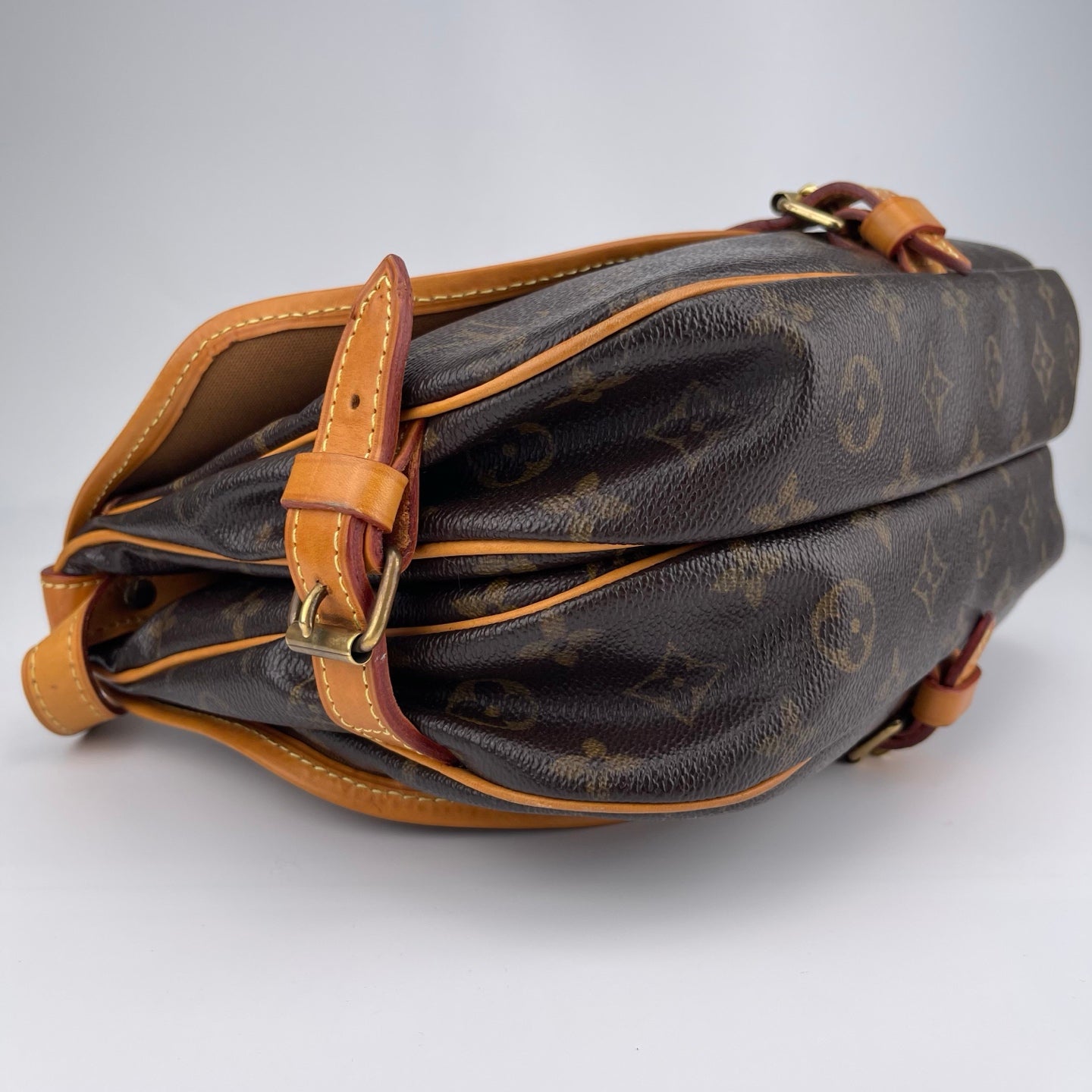 Louis Vuitton Saumur Handbag Monogram Canvas 30 Crossbody Bag [Used]
