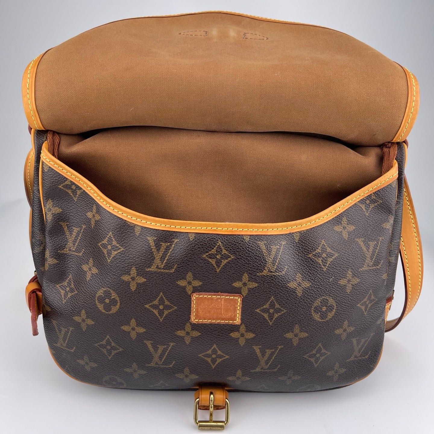 Louis Vuitton Saumur Handbag Monogram Canvas 30 Crossbody Bag [Used]
