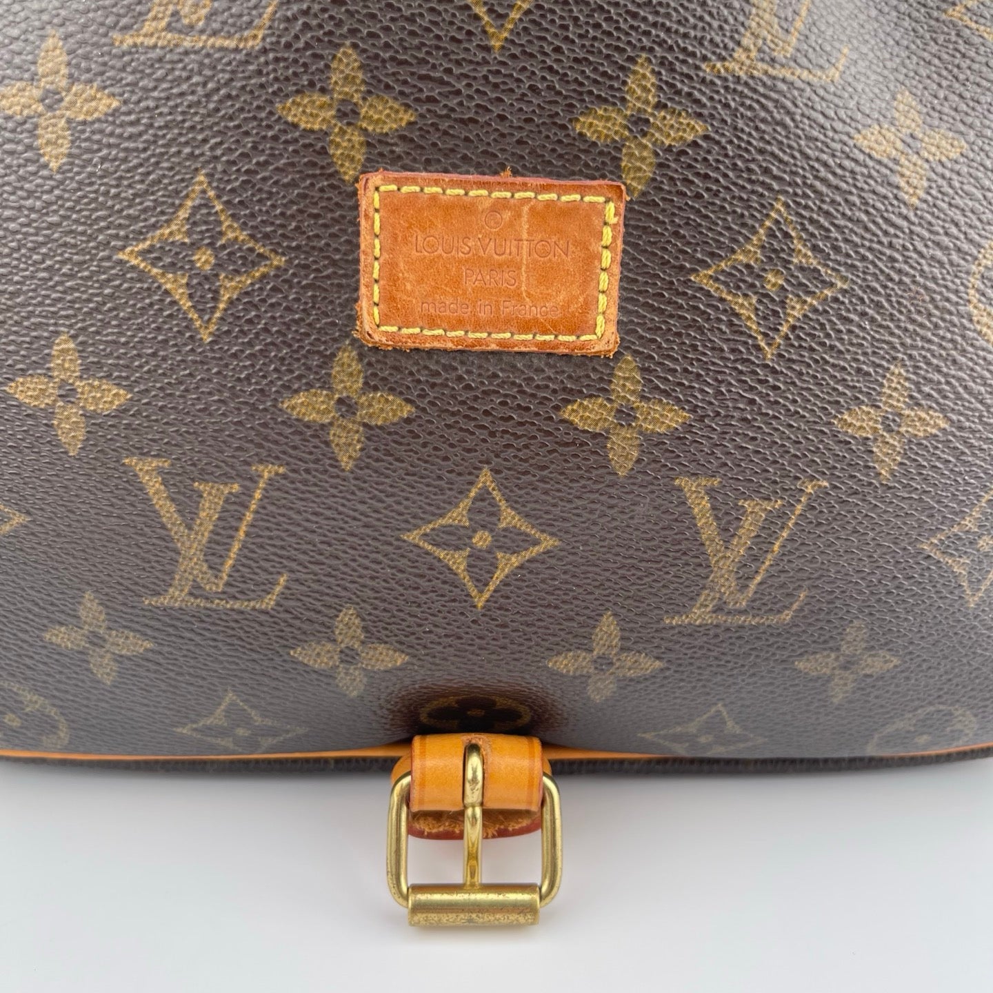 Louis Vuitton Saumur Handbag Monogram Canvas 30 Crossbody Bag [Used]