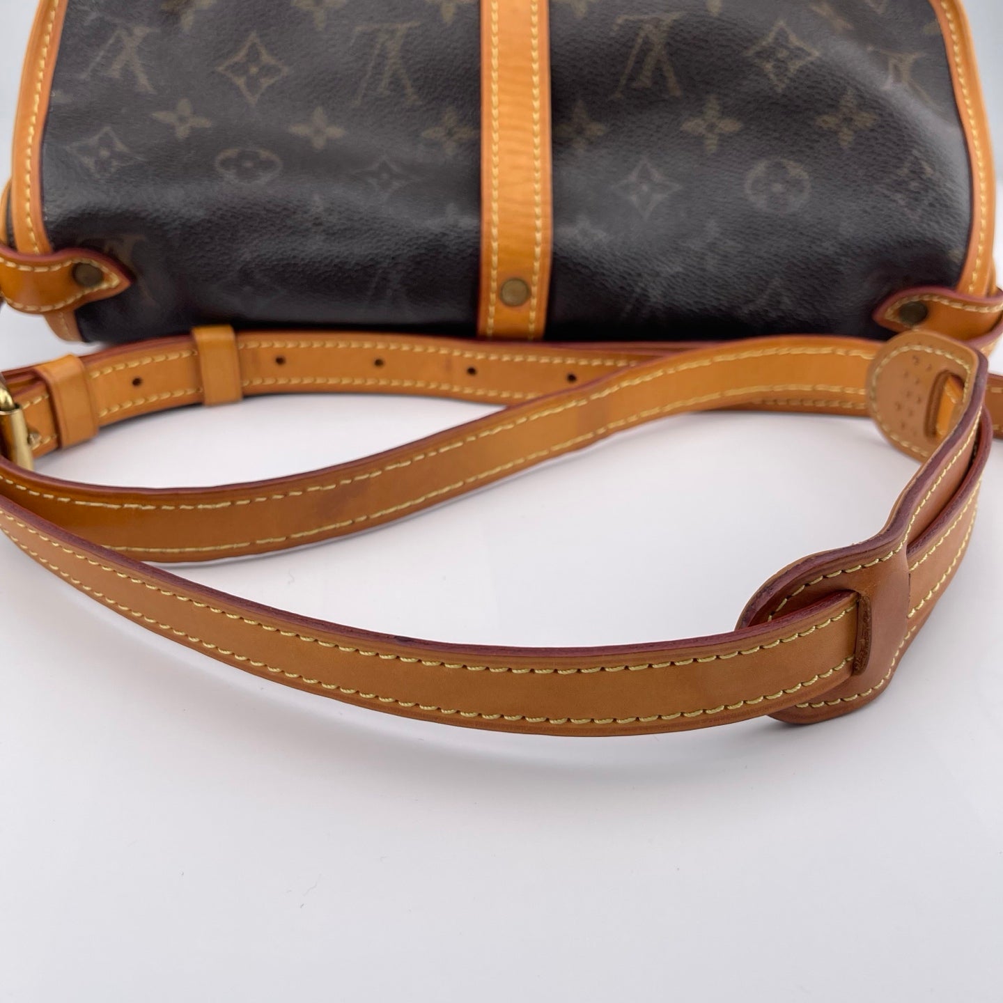Louis Vuitton Saumur Handbag Monogram Canvas 30 Crossbody Bag [Used]