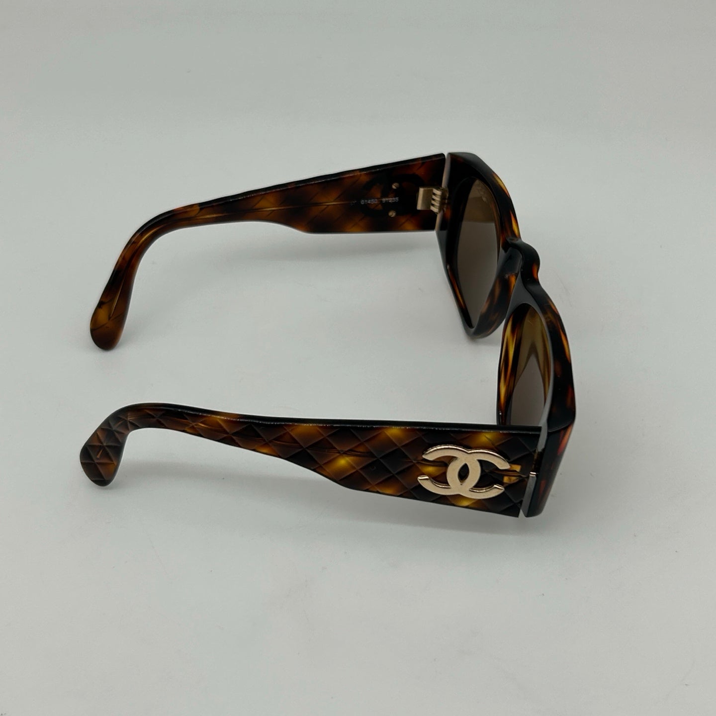 Chanel Brown Tortoiseshell Sunglasses [Used]