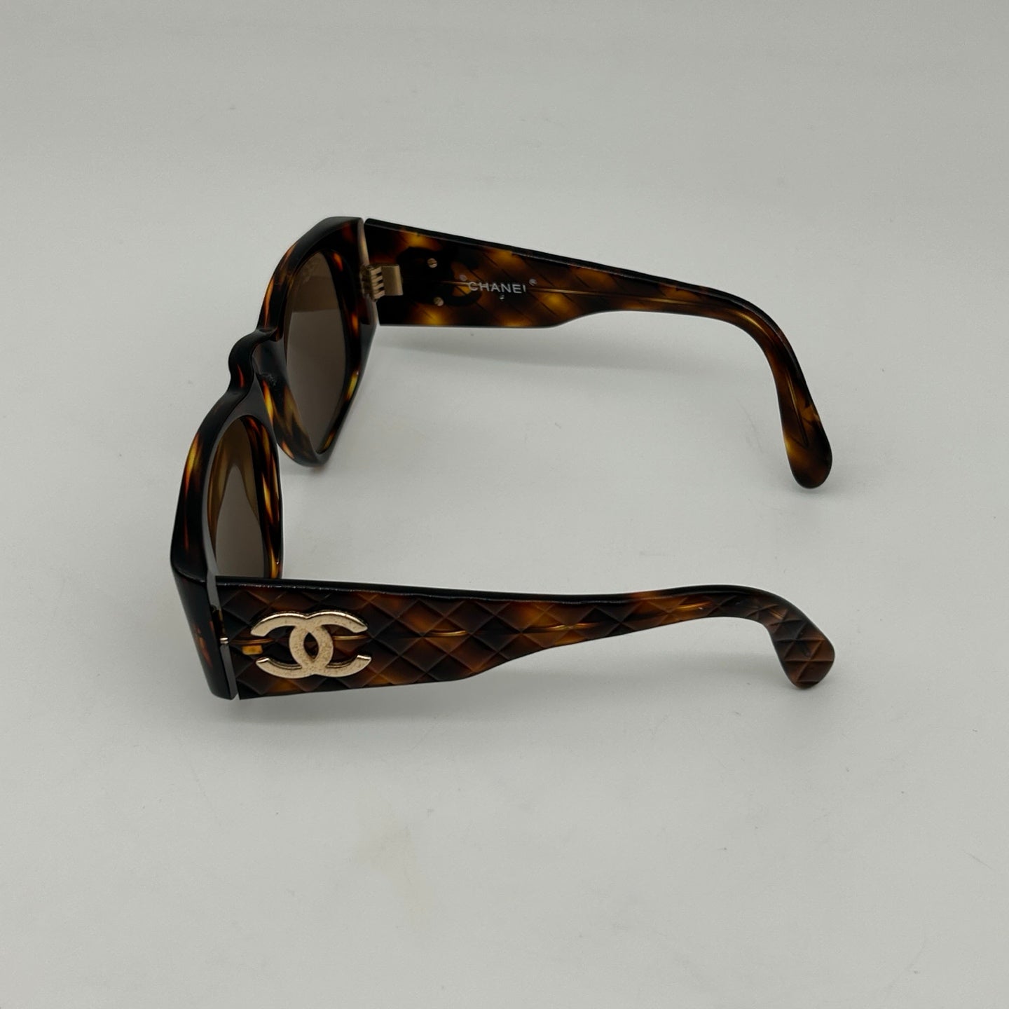 Chanel Brown Tortoiseshell Sunglasses [Used]
