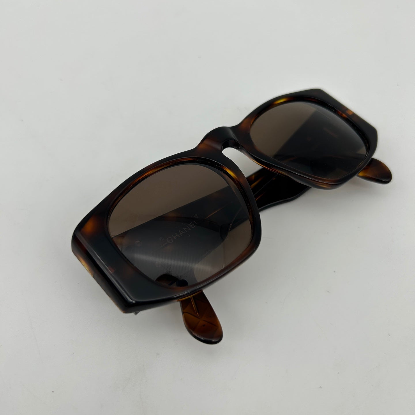 Chanel Brown Tortoiseshell Sunglasses [Used]