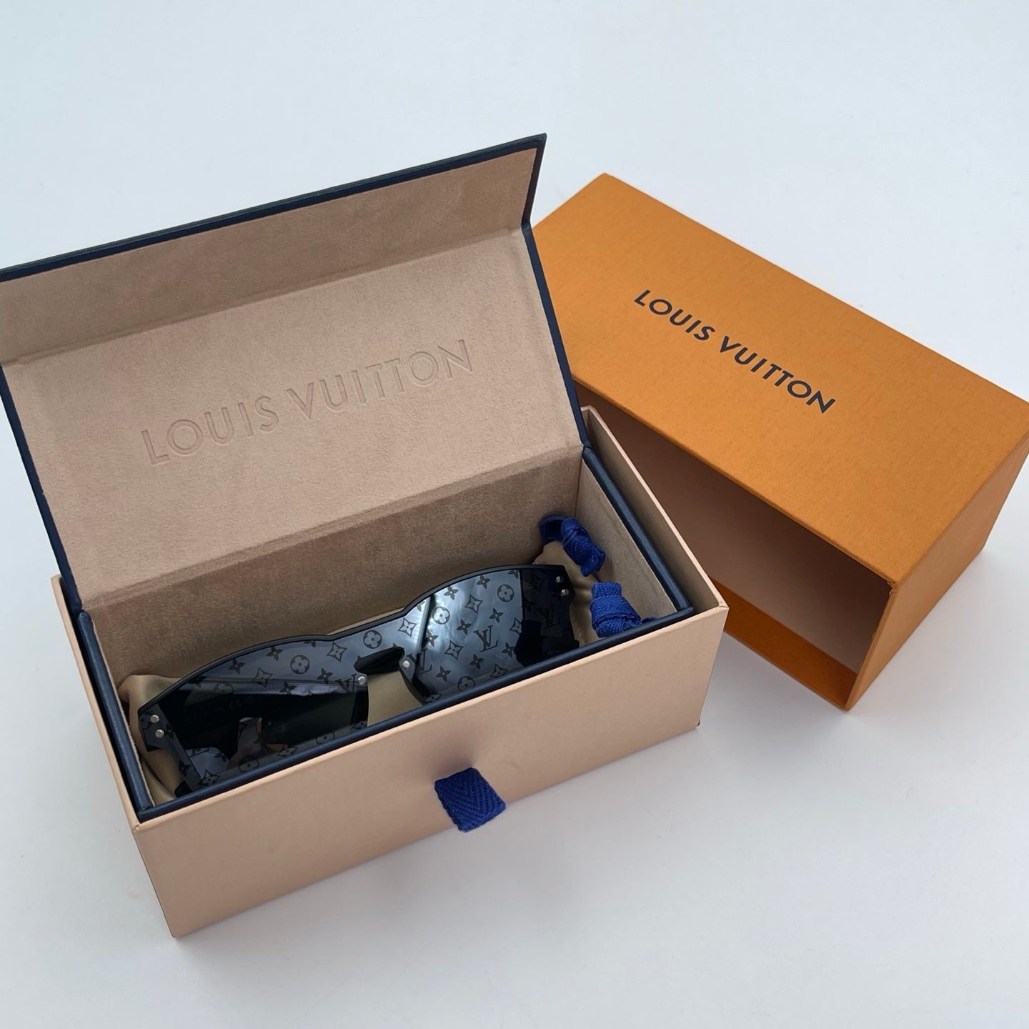 Louis Vuitton Monogram Sunglasses [Used]