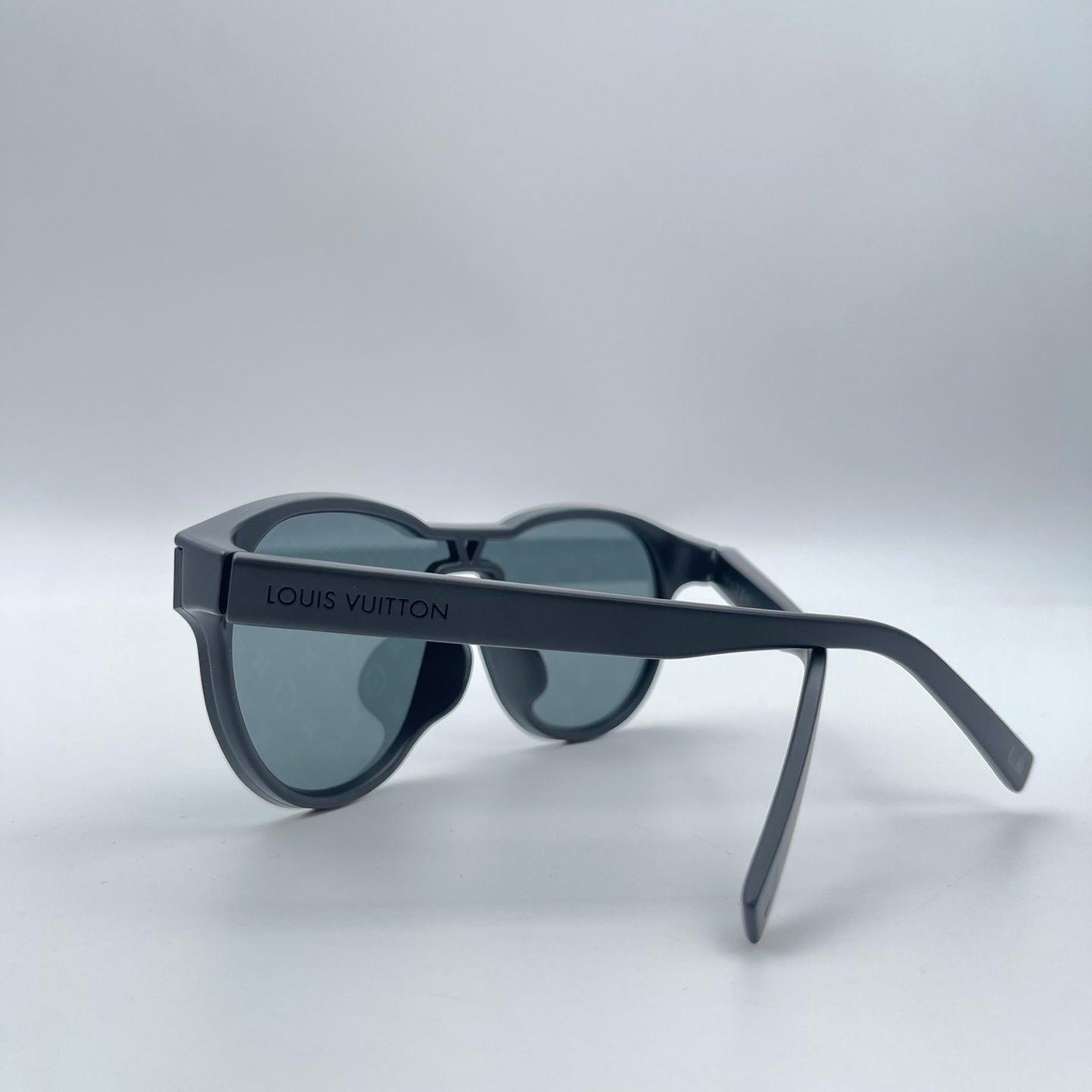 Louis Vuitton Monogram Sunglasses [Used]