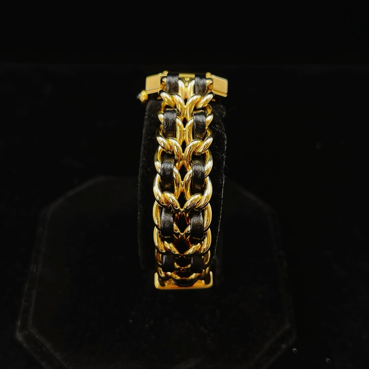 Chanel Première Black Dial Gold Chain Watch M Size [Used]