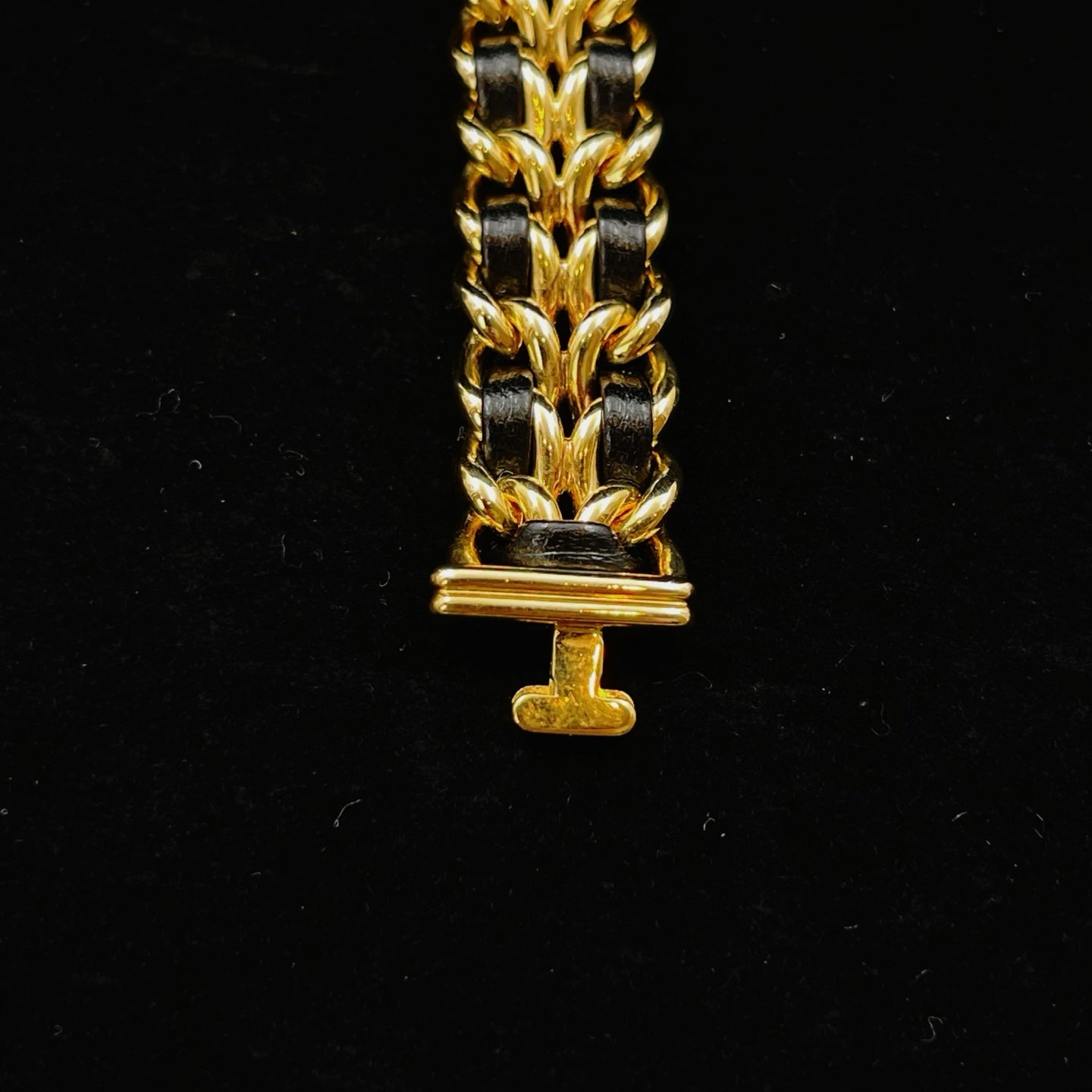 Chanel Première Black Dial Gold Chain Watch M Size [Used]