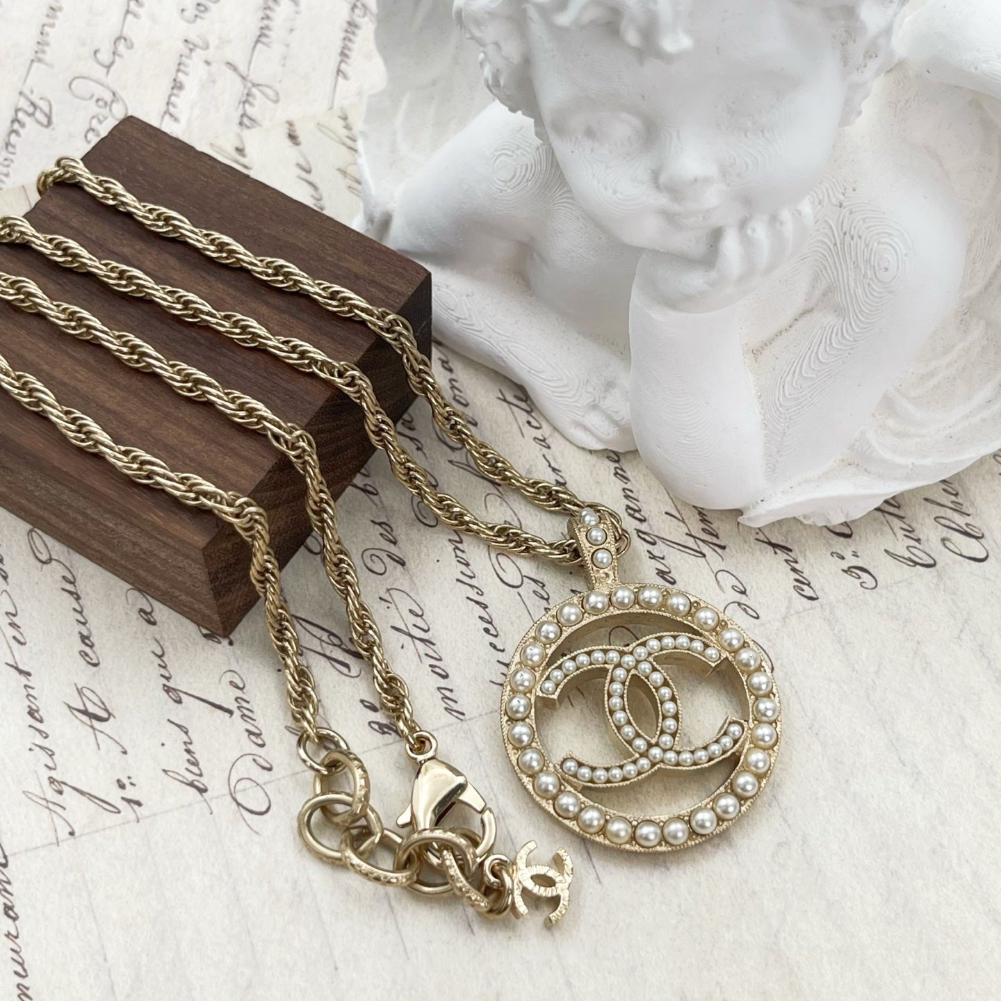 Chanel CC Pearl Pendant Necklace [Used]