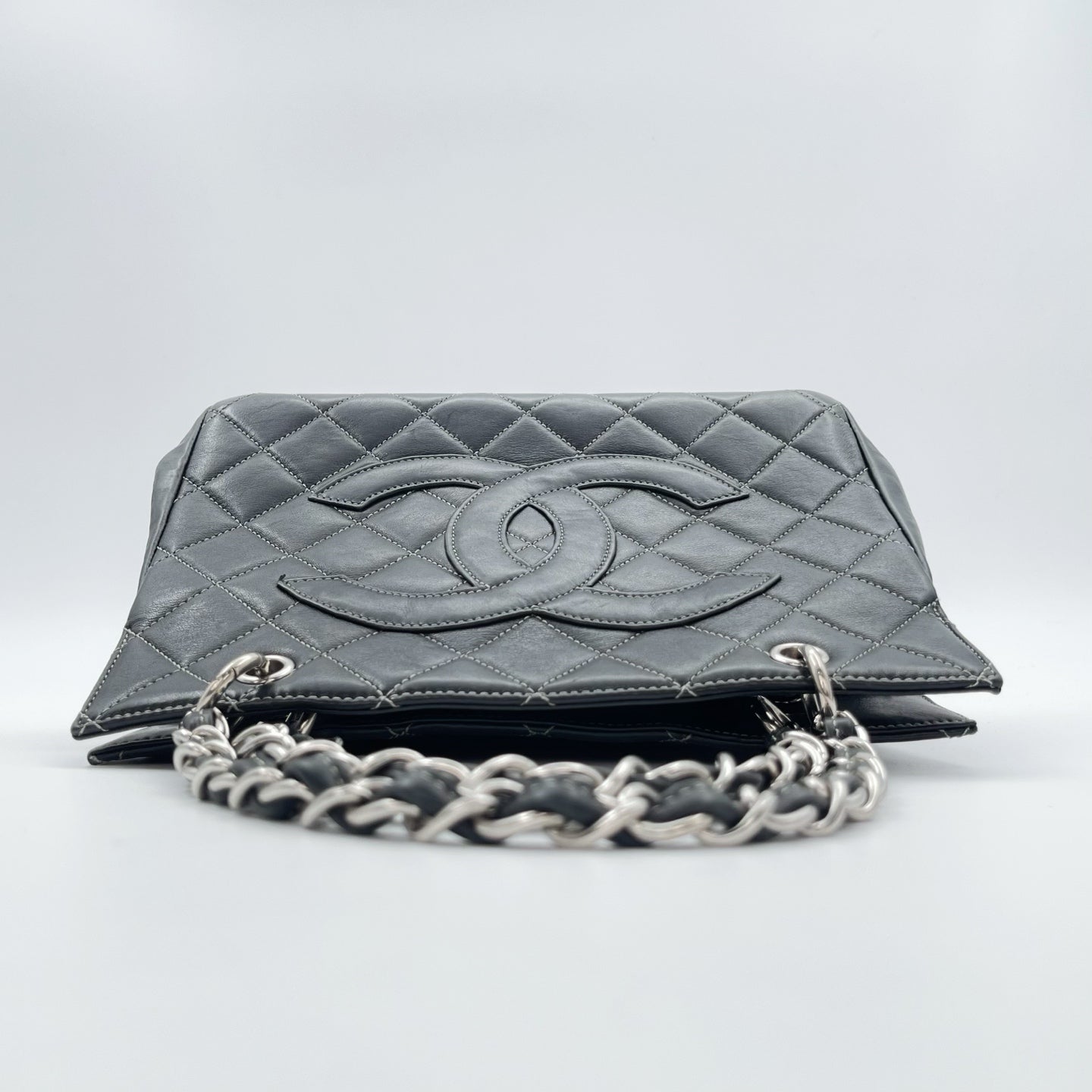 Chanel Black Lambskin Silver Hardware Quilted Shoulder Tote Bag [Used]