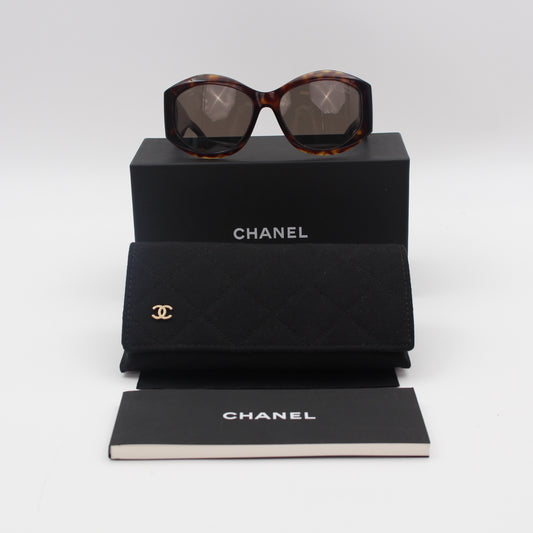 Chanel Tortoiseshell Wide Frame Quilted CC Sunglasses Gold Hardware [Used]
