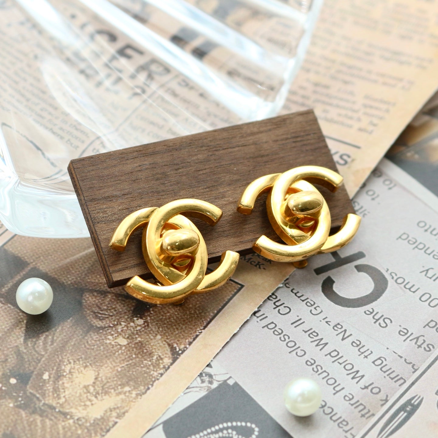 Chanel CC Turnlock Clip-On Earrings Gold 95A [Used]