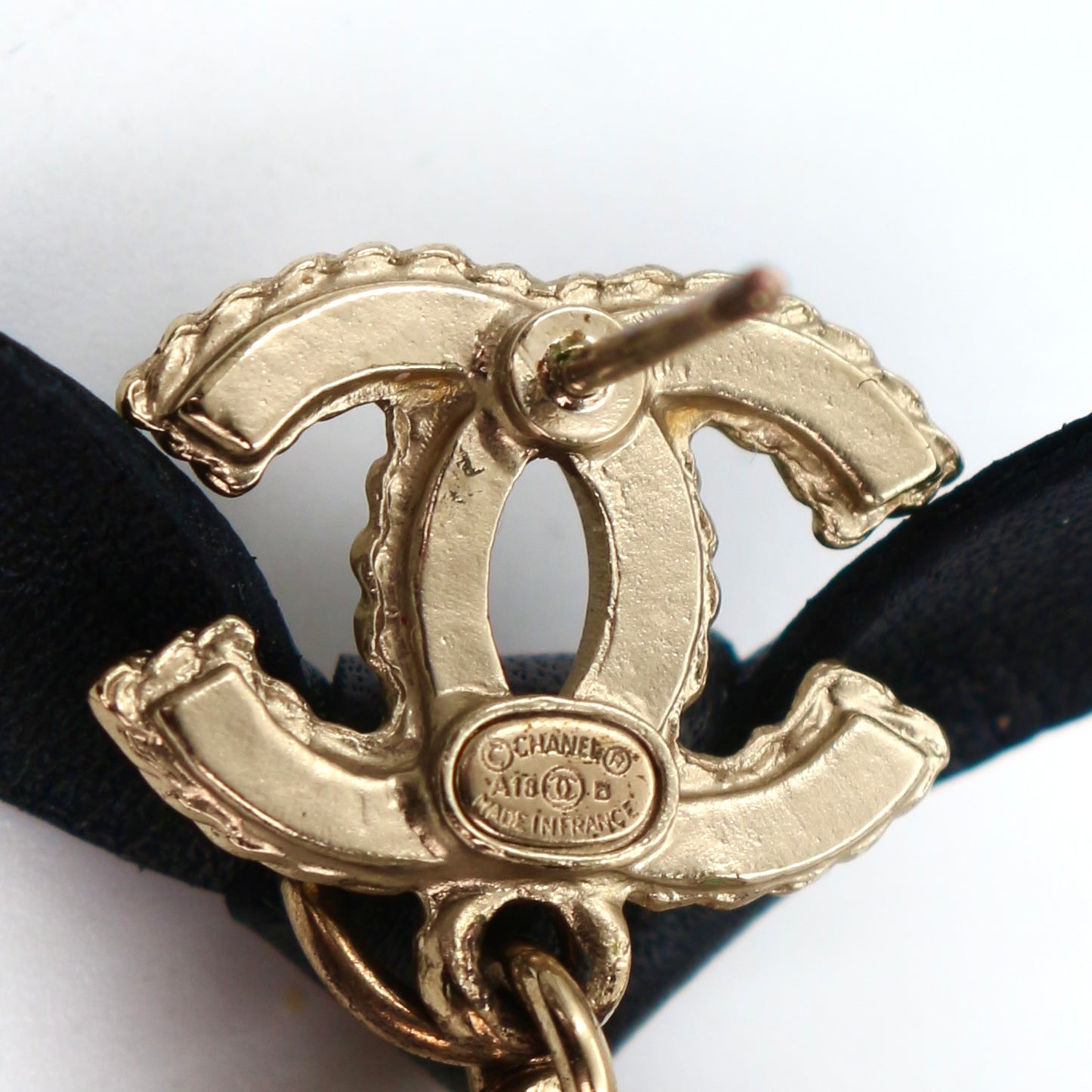 CHANEL CC Paris Medallion Bow Drop Earrings A18B [Used]