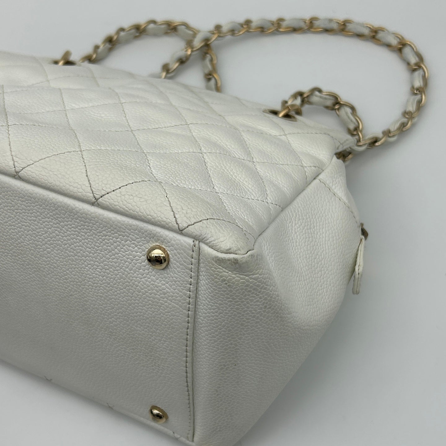Chanel Caviar Leather Chain Tote Bag White [Used]
