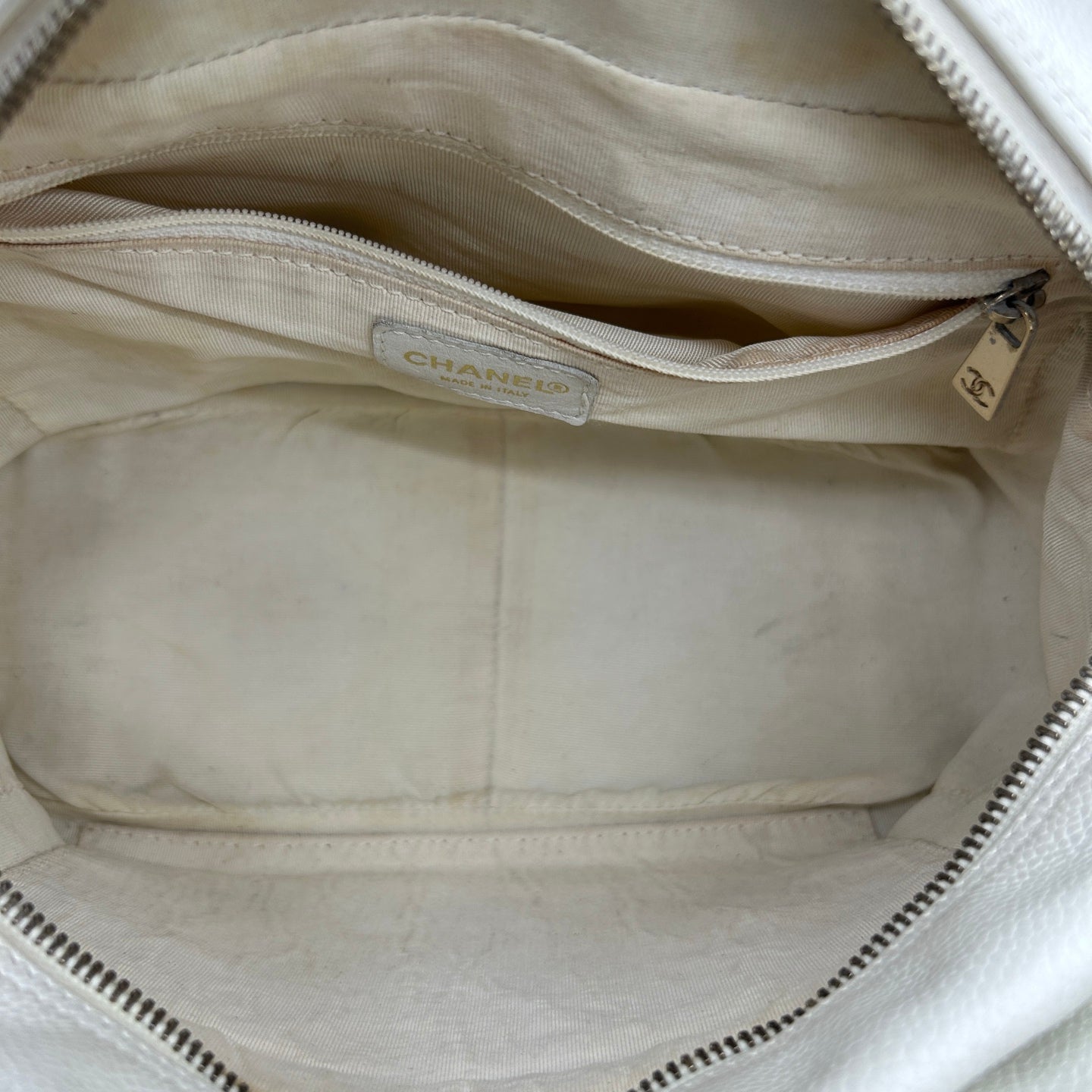 Chanel Caviar Leather Chain Tote Bag White [Used]