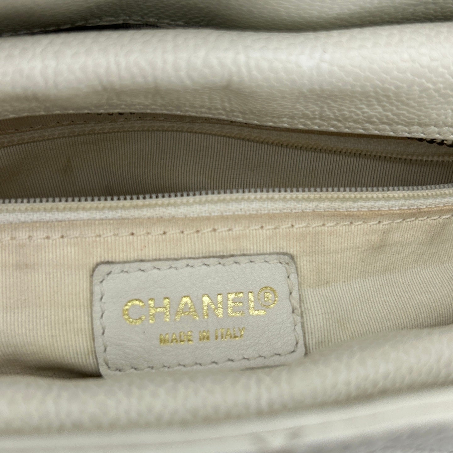 Chanel Caviar Leather Chain Tote Bag White [Used]