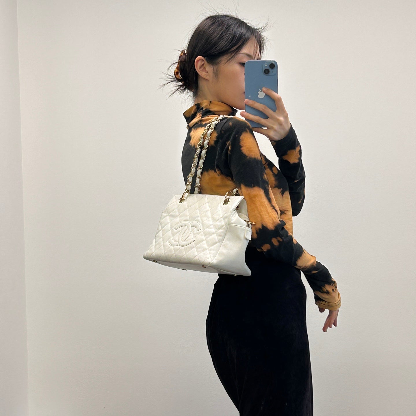 Chanel Caviar Leather Chain Tote Bag White [Used]