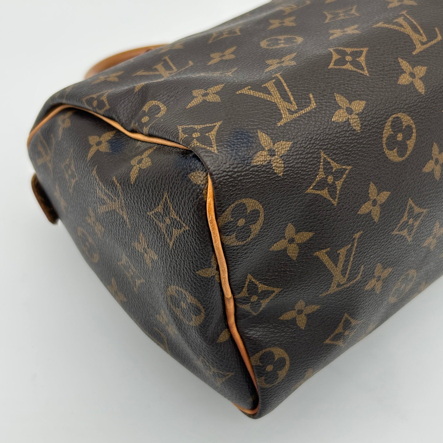 Louis Vuitton Monogram Speedy 25 Handbag [Used]
