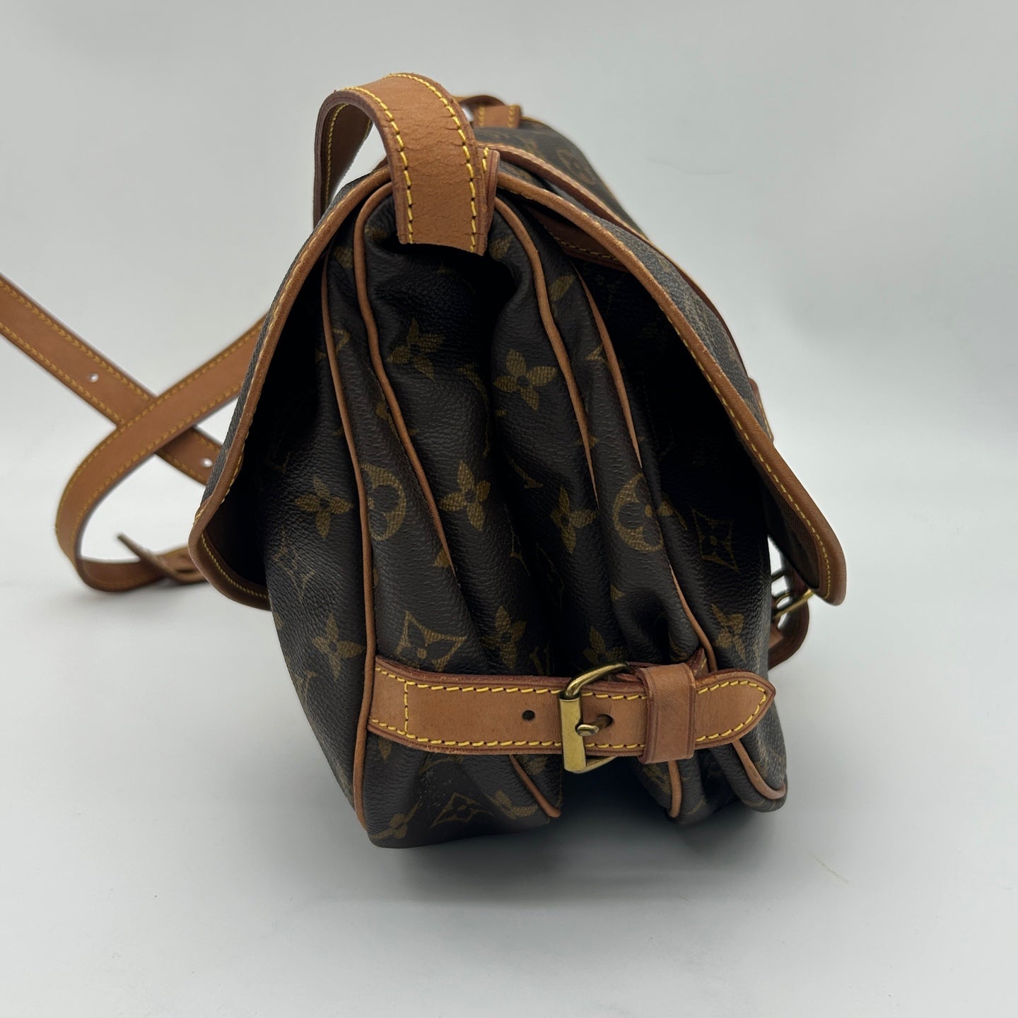 Louis Vuitton Monogram Saumur 30 Messenger Bag [Used]