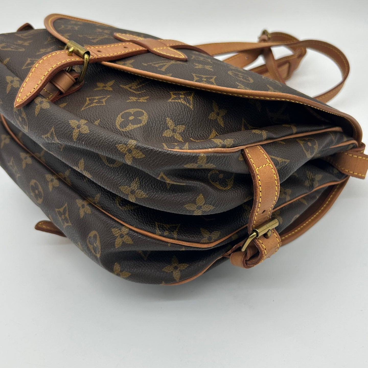 Louis Vuitton Monogram Saumur 30 Messenger Bag [Used]