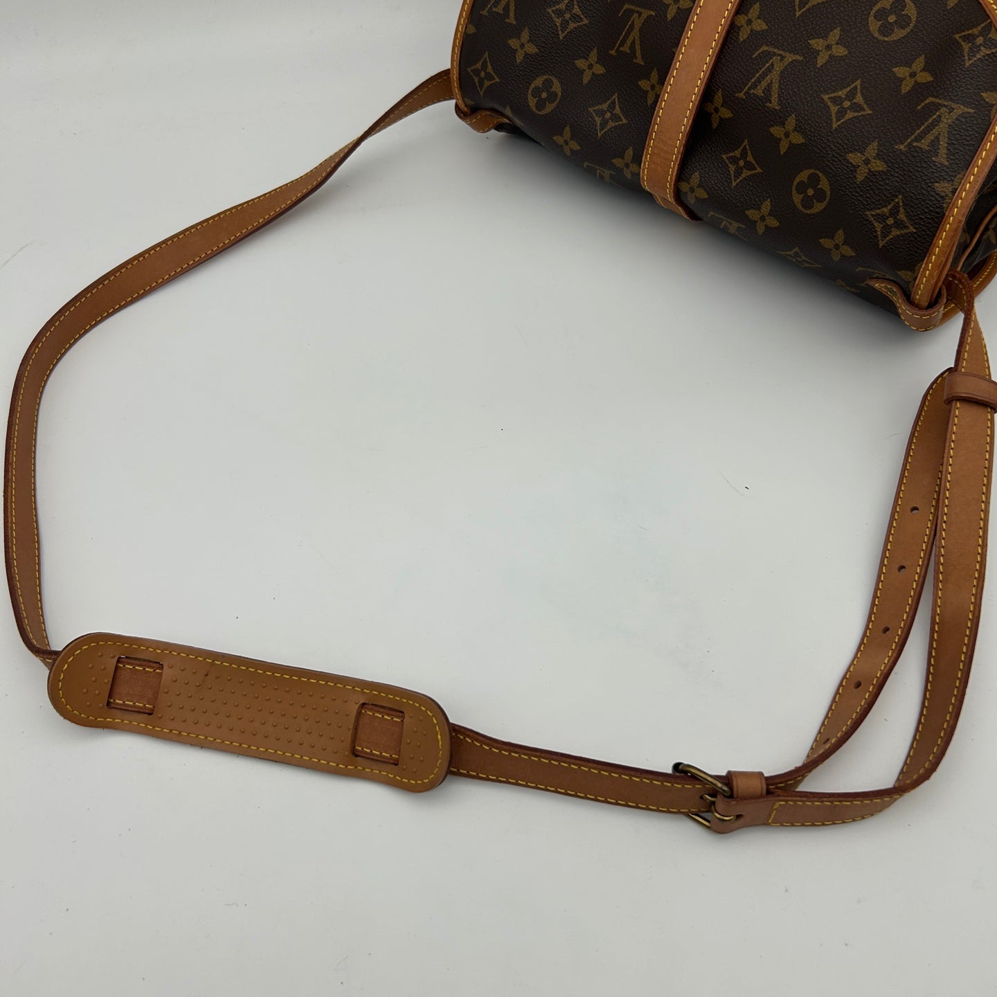 Louis Vuitton Monogram Saumur 30 Messenger Bag [Used]