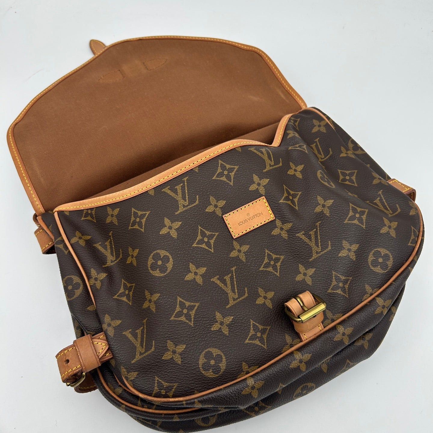 Louis Vuitton Monogram Saumur 30 Messenger Bag [Used]