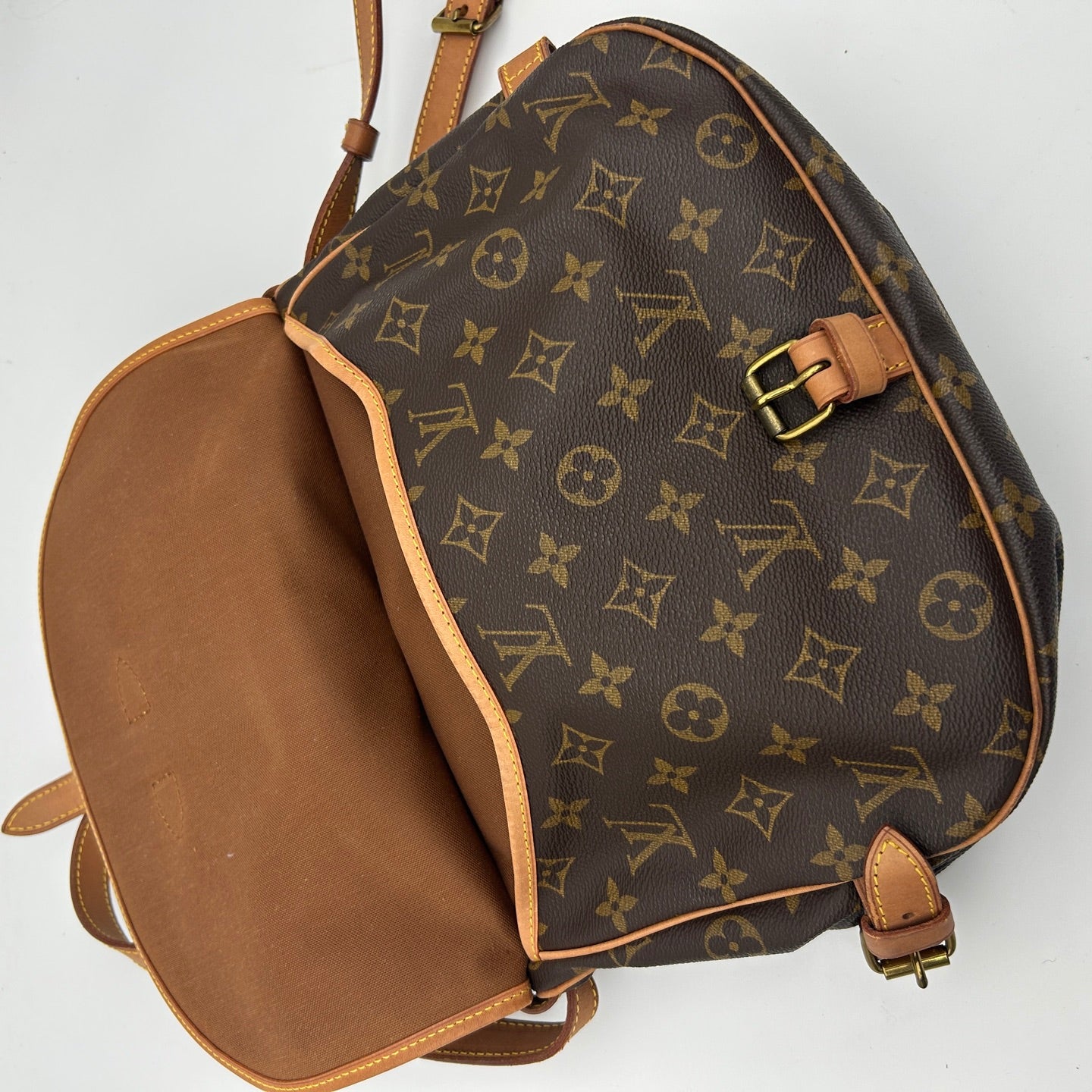 Louis Vuitton Monogram Saumur 30 Messenger Bag [Used]