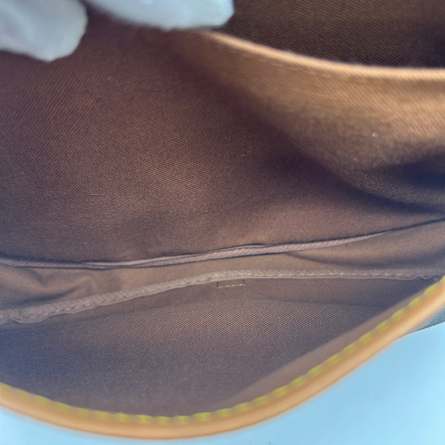 Louis Vuitton Monogram Saumur 30 Messenger Bag [Used]