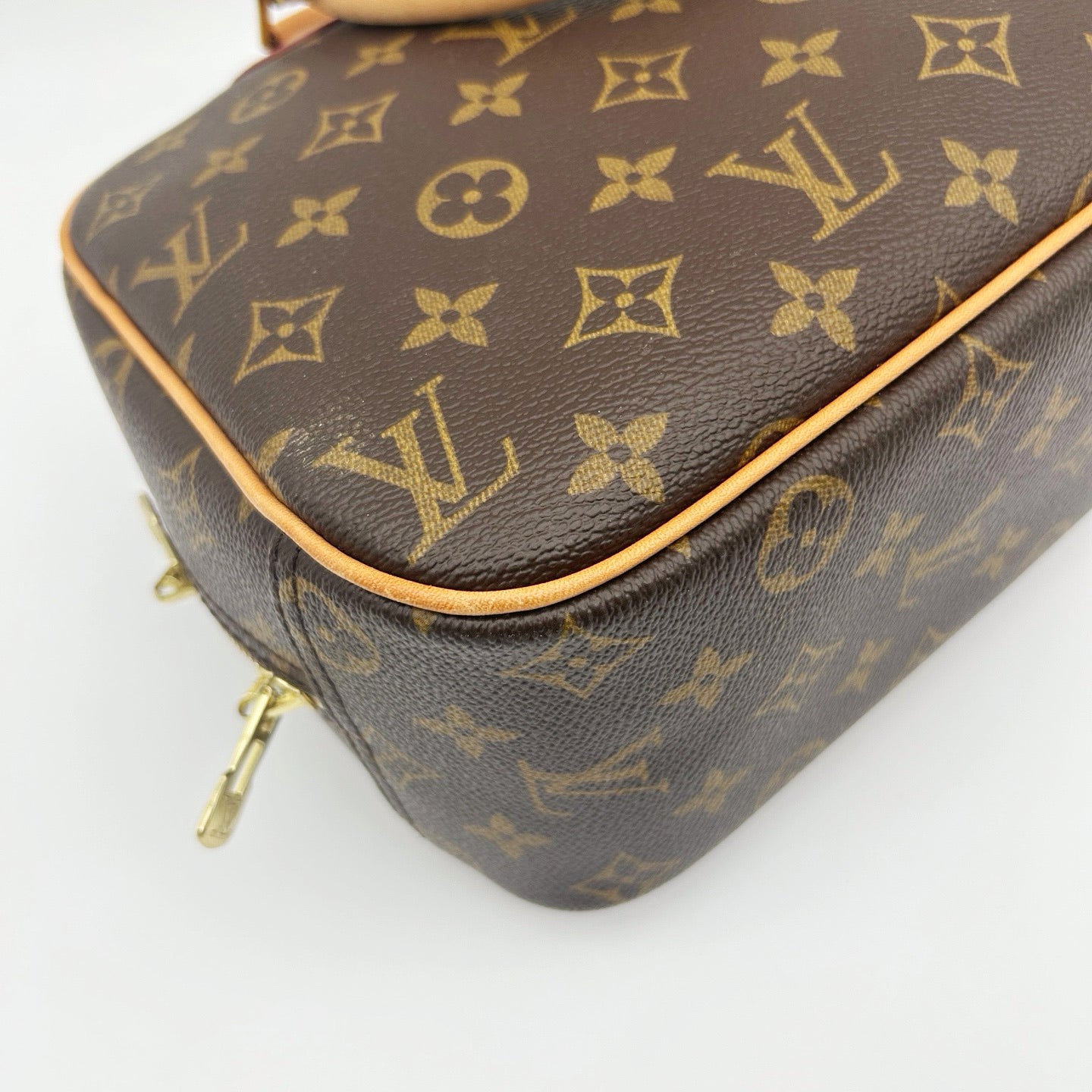 Louis Vuitton Monogram Trouville Handbag [Used]