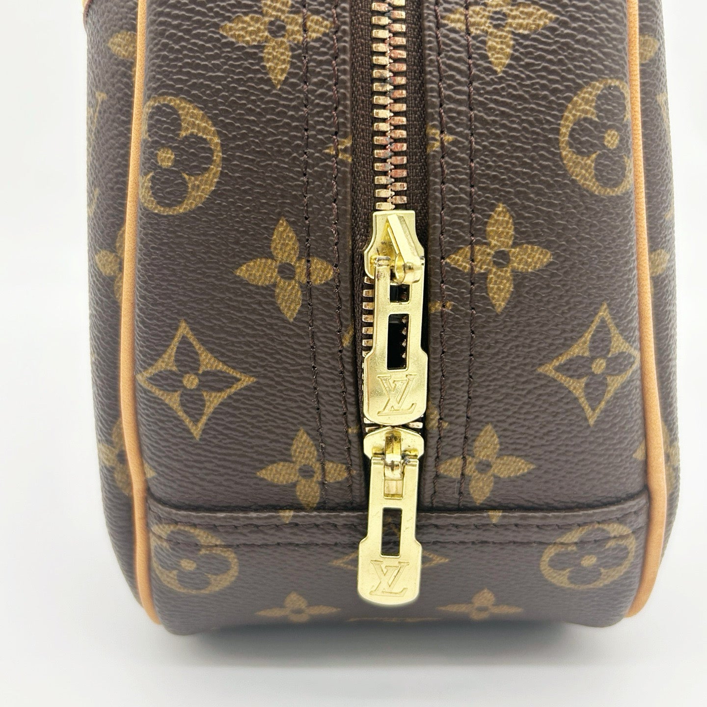 Louis Vuitton Monogram Trouville Handbag [Used]