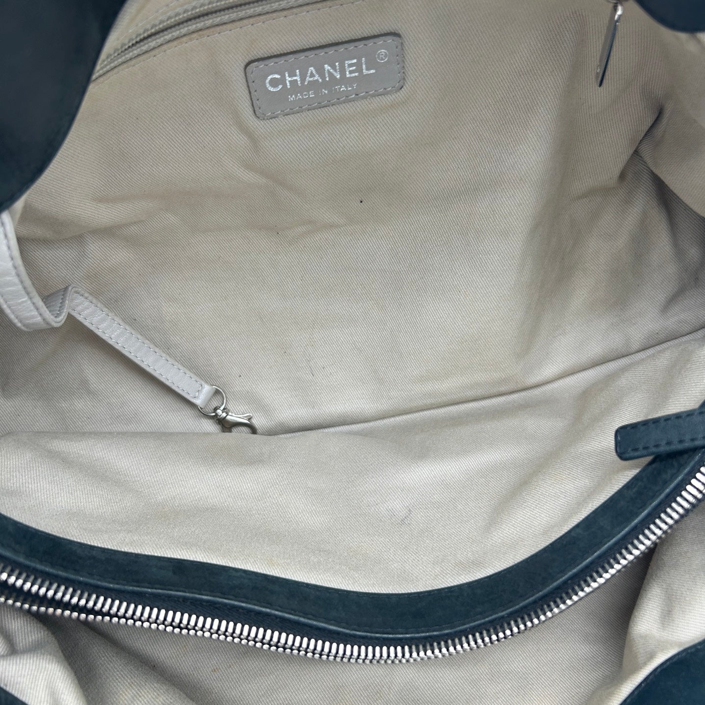 CHANEL Black Iridescent CC Logo 2-Way Chain Tote Bag [Used]