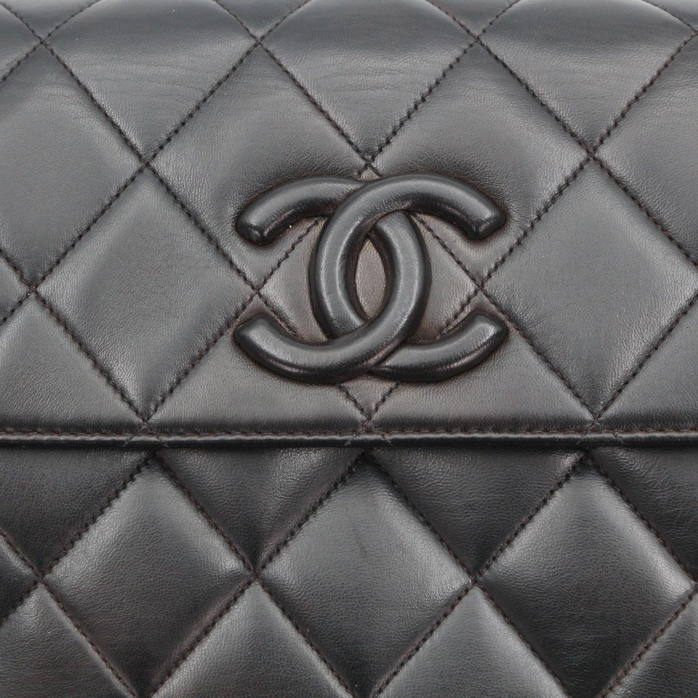 CHANEL So Black Lambskin CC Messenger Bag [Used]