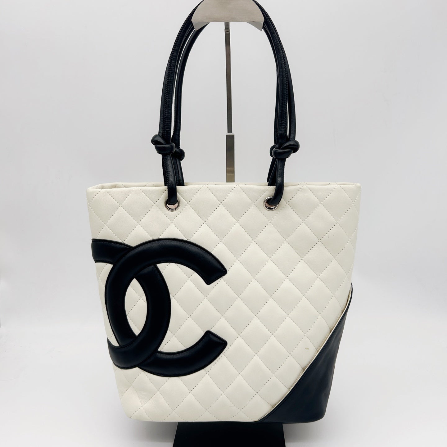 CHANEL Cambon Ligne Small Tote Bag – White / Black [Used]