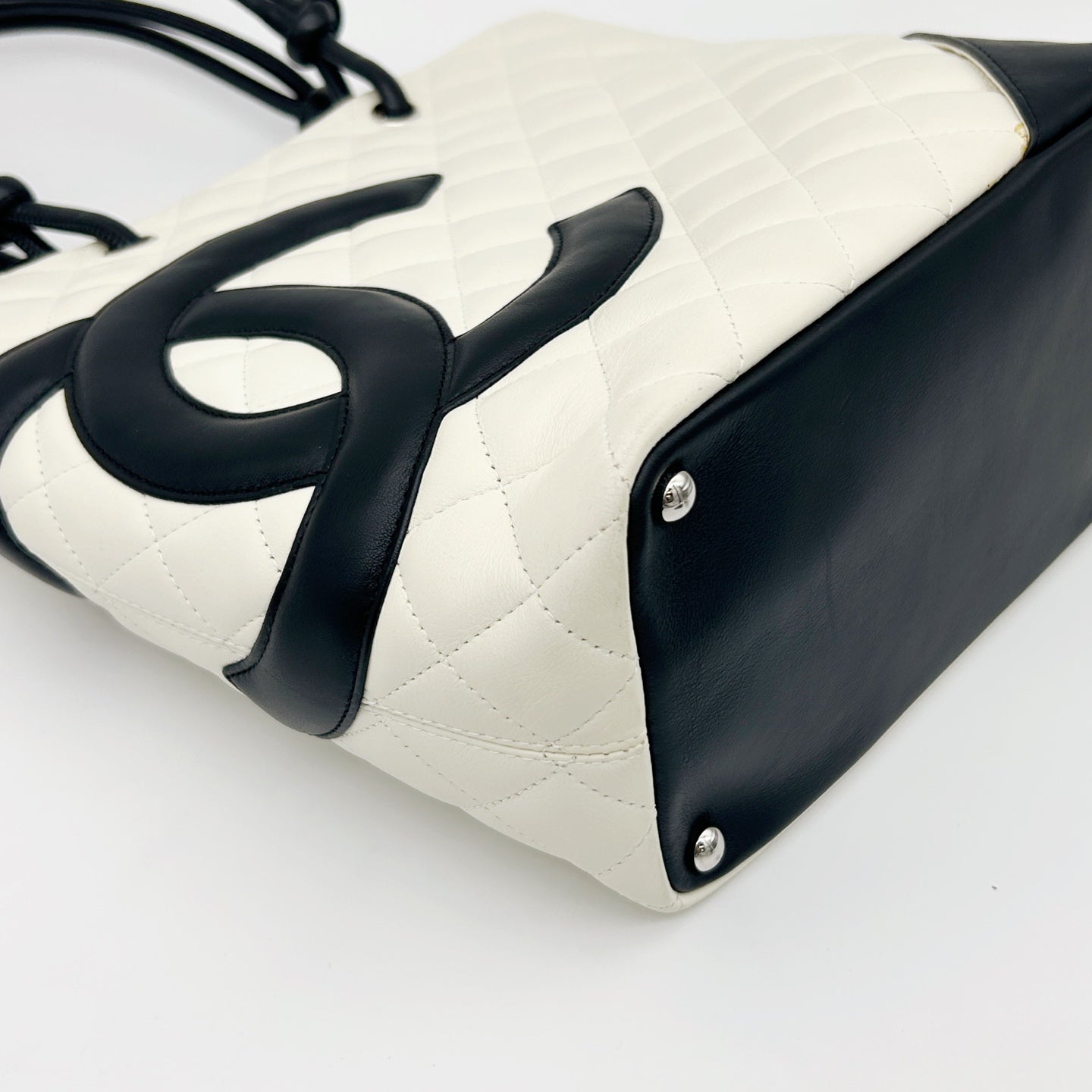 CHANEL Cambon Ligne Small Tote Bag – White / Black [Used]
