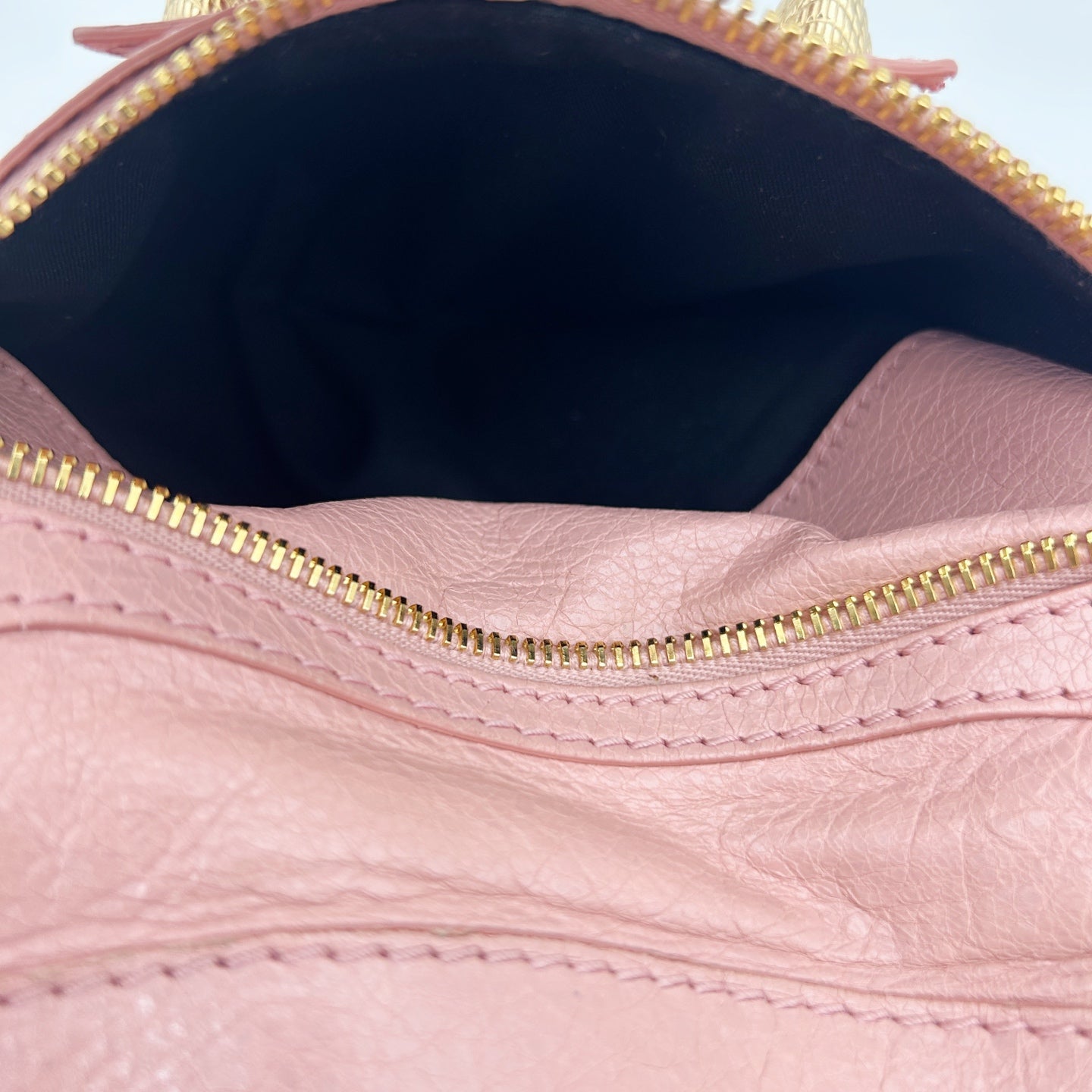 BALENCIAGA Classic City Large Bag – Pink [Used]