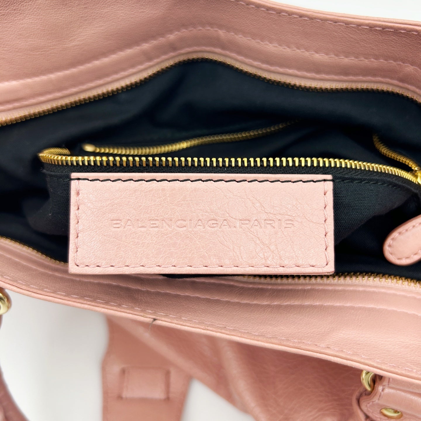 BALENCIAGA Classic City Large Bag – Pink [Used]