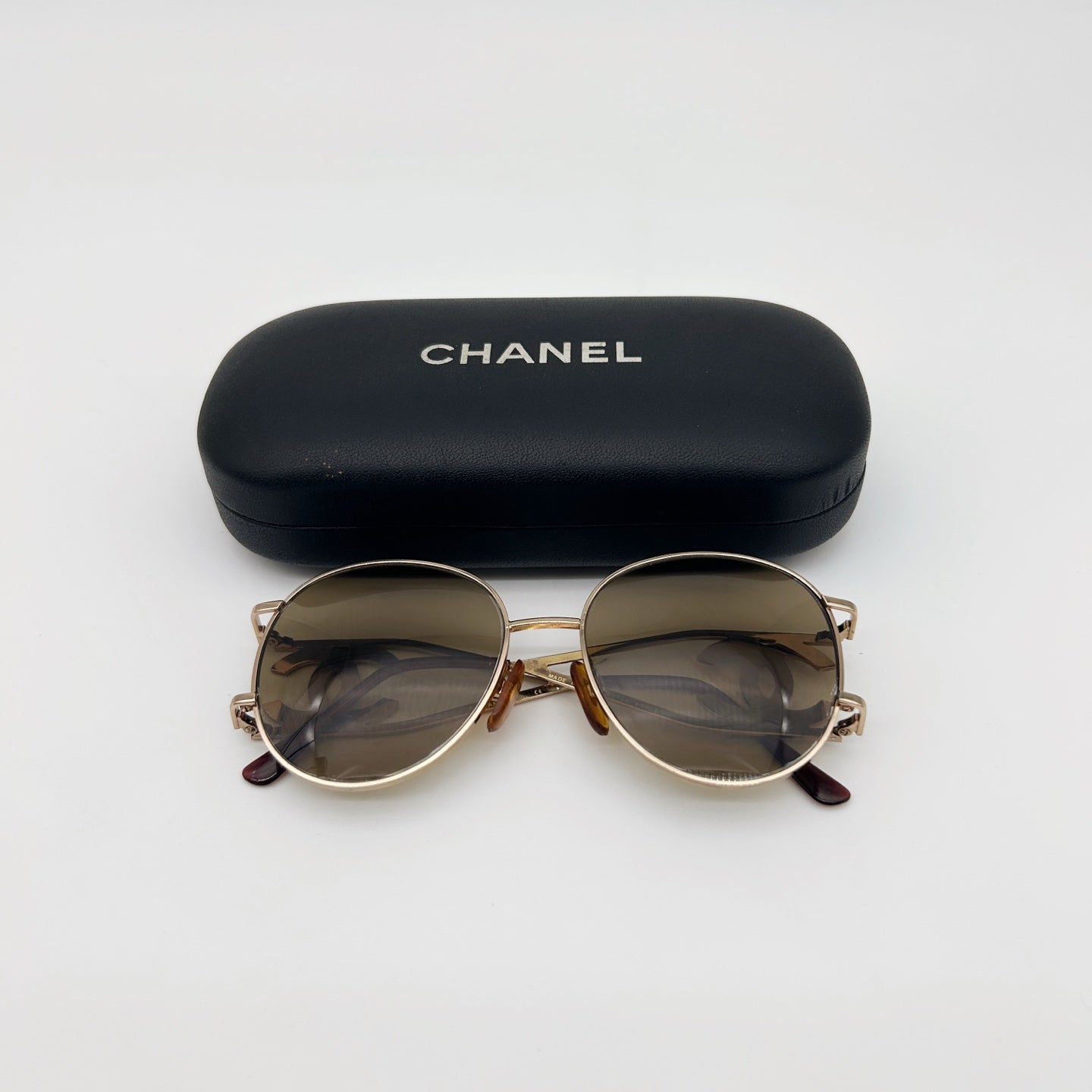 CHANEL CC Logo Round Sunglasses – Champagne Gold / Brown Tint [Used]