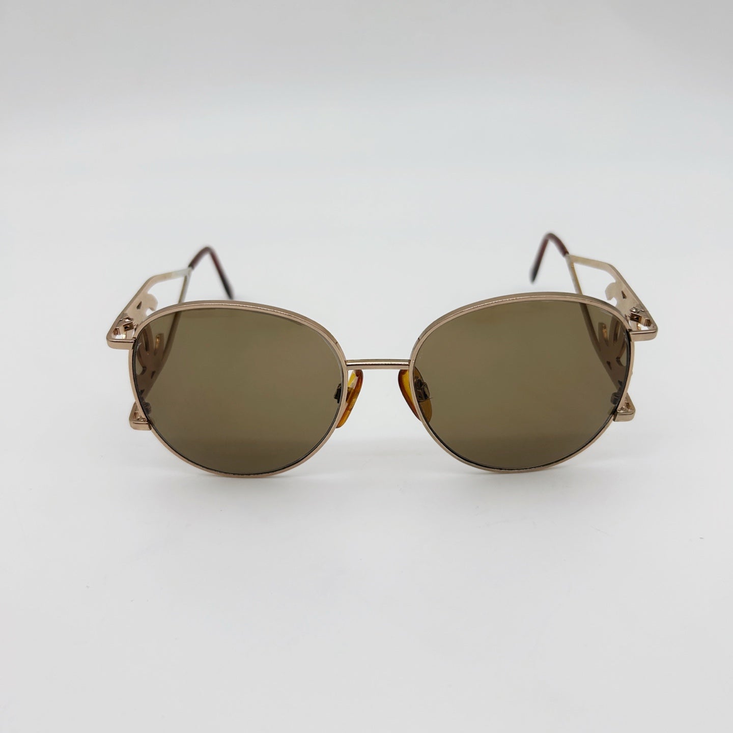 CHANEL CC Logo Round Sunglasses – Champagne Gold / Brown Tint [Used]