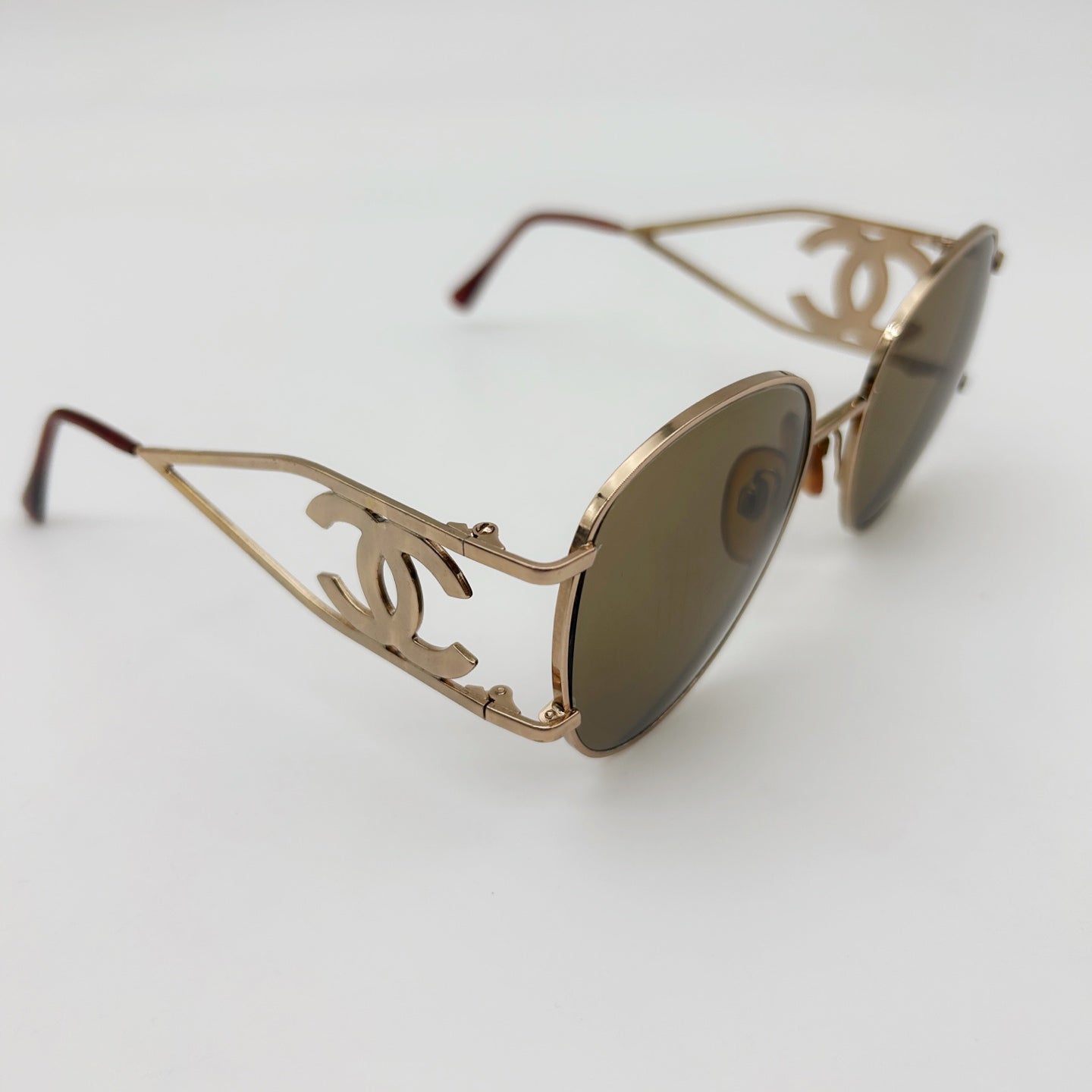 CHANEL CC Logo Round Sunglasses – Champagne Gold / Brown Tint [Used]
