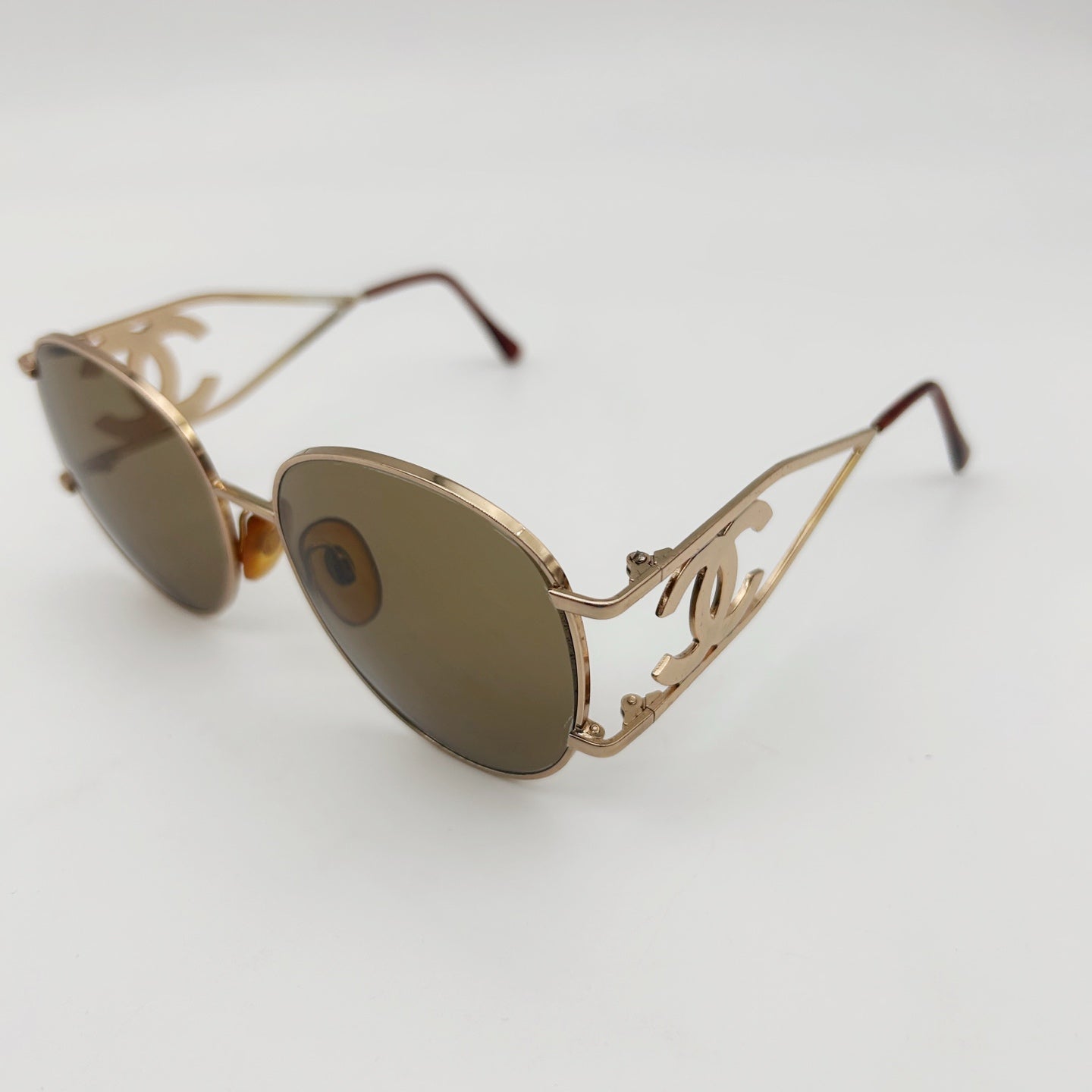 CHANEL CC Logo Round Sunglasses – Champagne Gold / Brown Tint [Used]
