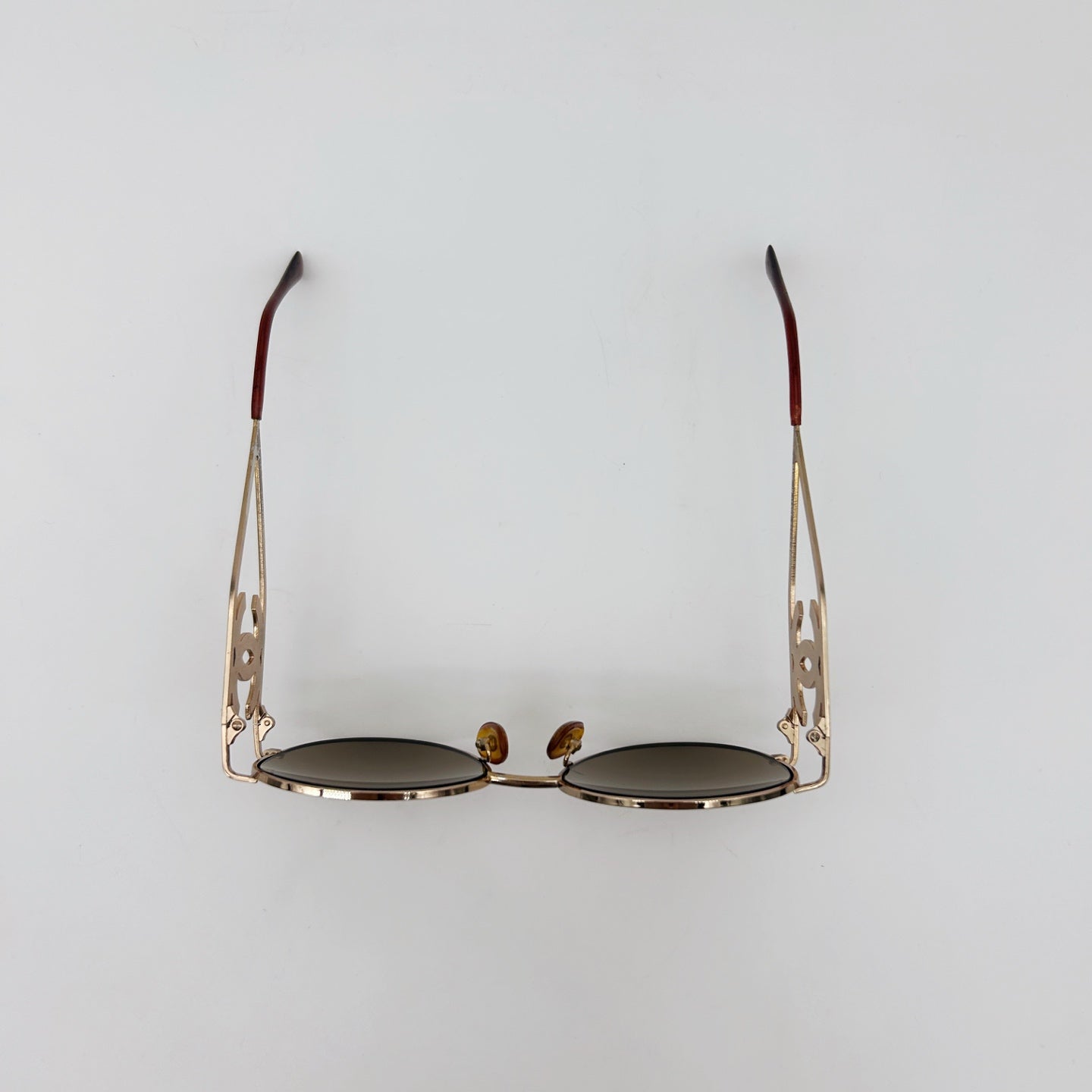 CHANEL CC Logo Round Sunglasses – Champagne Gold / Brown Tint [Used]