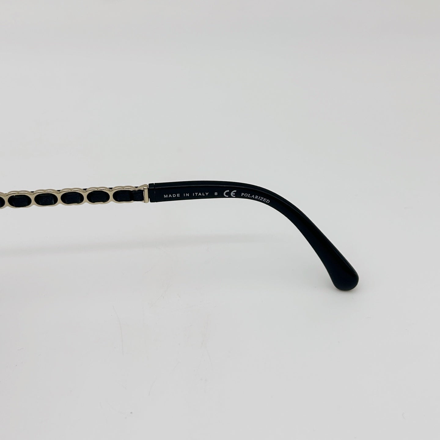 CHANEL Black CC Logo Polarized Sunglasses – Black / Grey Gradient [Used]