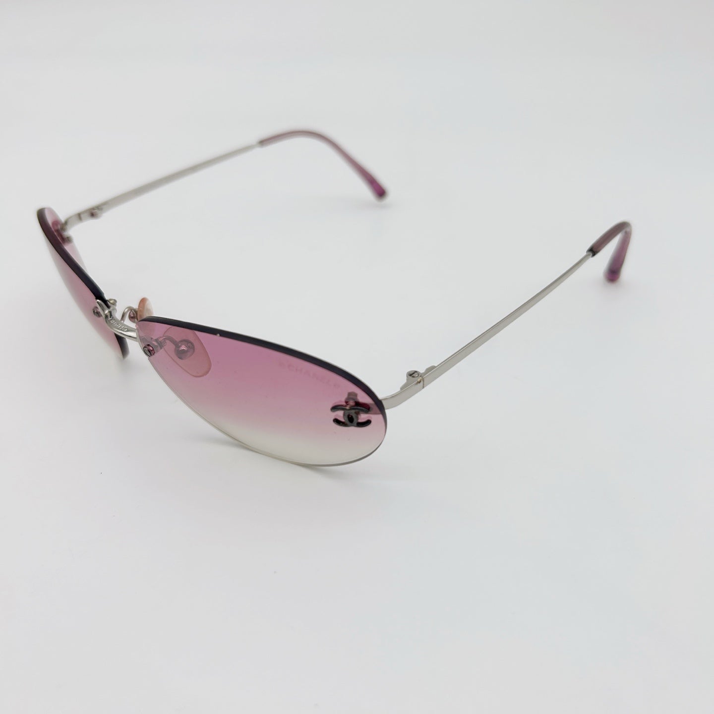 CHANEL Y2K Pink Gradient Rimless Cat-Eye Sunglasses – Pink Gradient [Used]