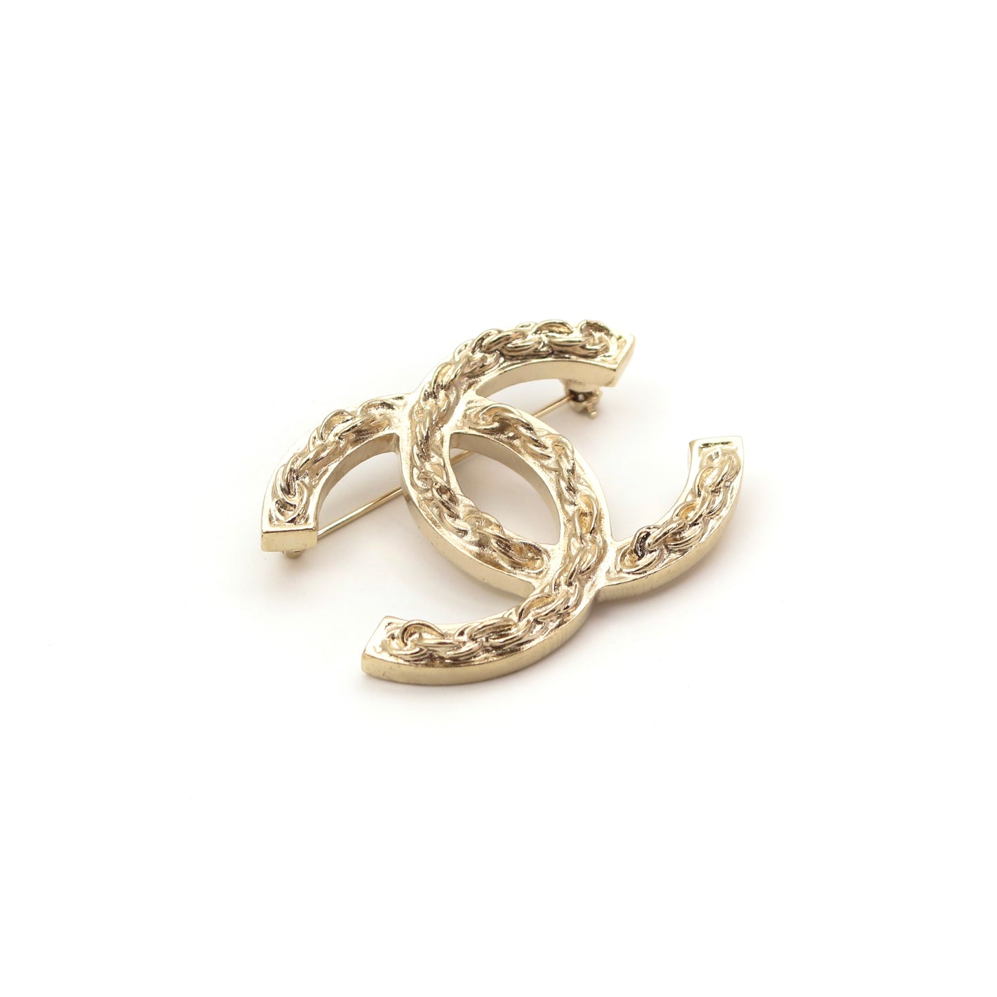 CHANEL Chain-Embossed CC Brooch – Gold Tone A14S [Used]