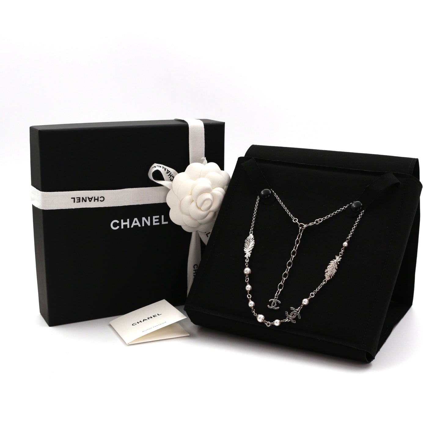 CHANEL Feather & CC Rhinestone Necklace – Silver (L25S) [Brand New]
