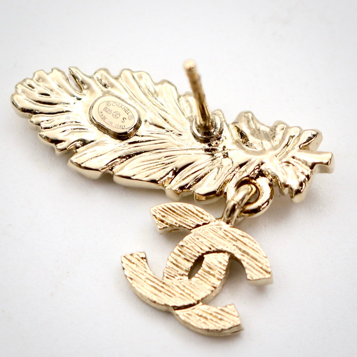 CHANEL Gold Feather CC Rhinestone Earrings B25S [Brand New]
