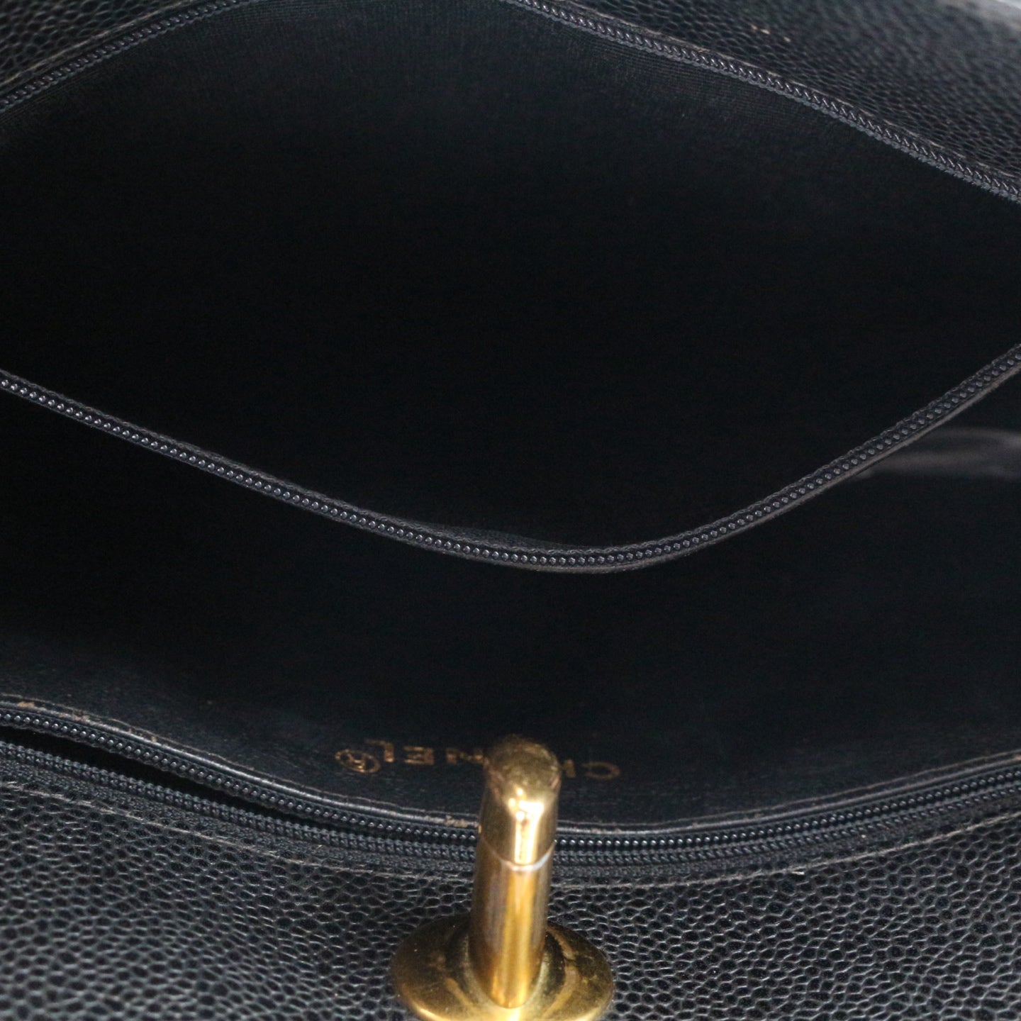 CHANEL Black Caviar CC Logo Chain Tote Bag [Used]
