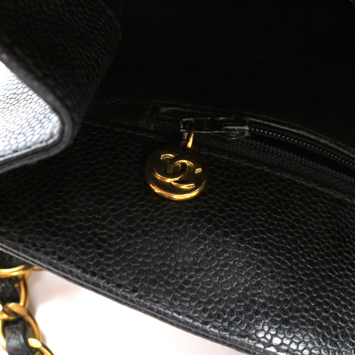 CHANEL Black Caviar CC Logo Chain Tote Bag [Used]