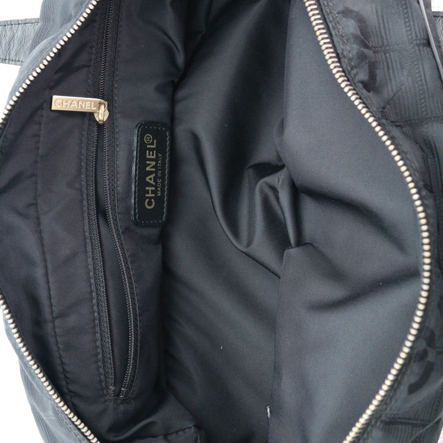 CHANEL Black Canvas Chocolate Bar Baguette Bag [Used]